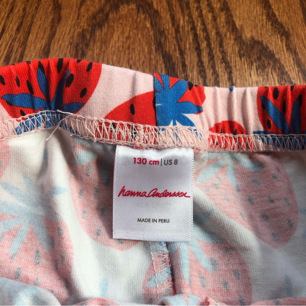 Hanna Andersson | Cropped Strawberry Leggings - Picture 4 of 5